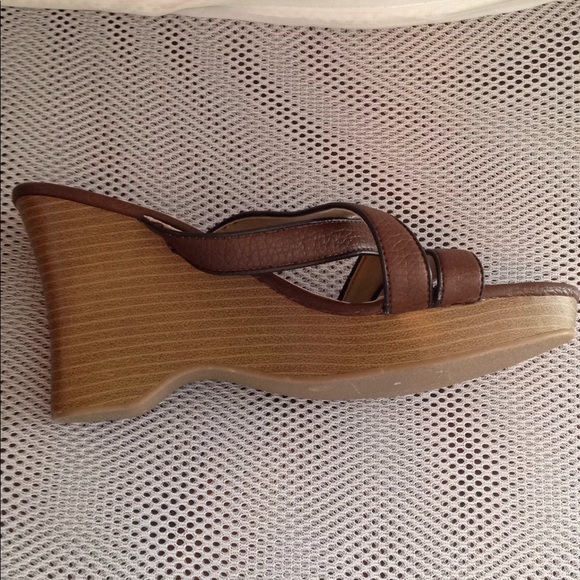 Sandals - Picture 2 of 3